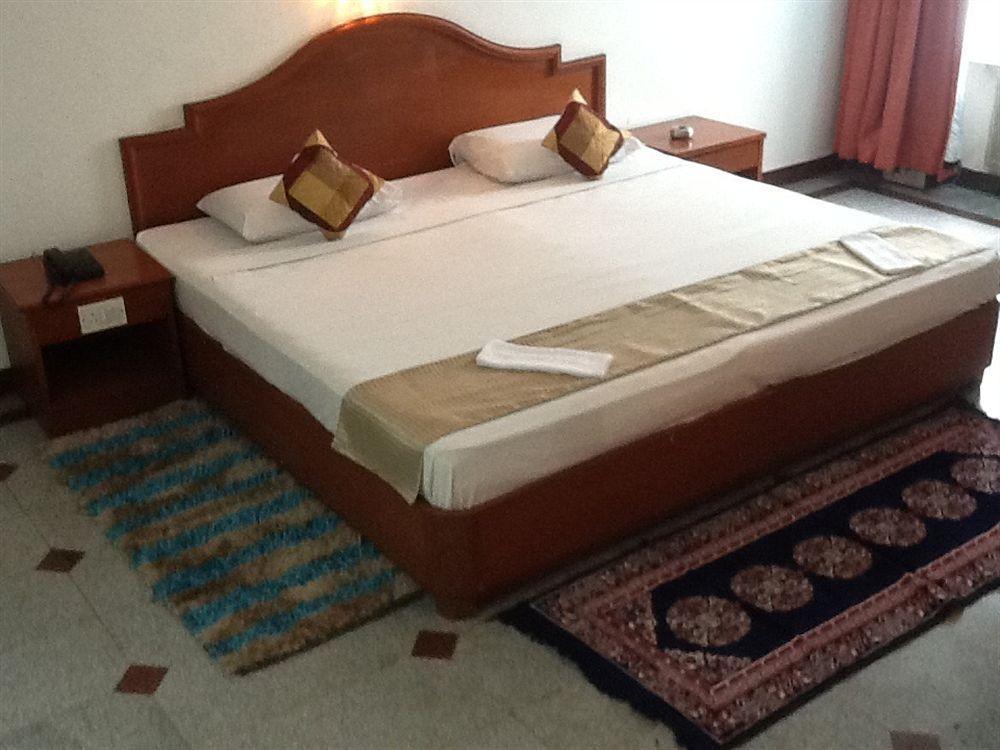 Hotel Kanishka Phg Bangalore Extérieur photo